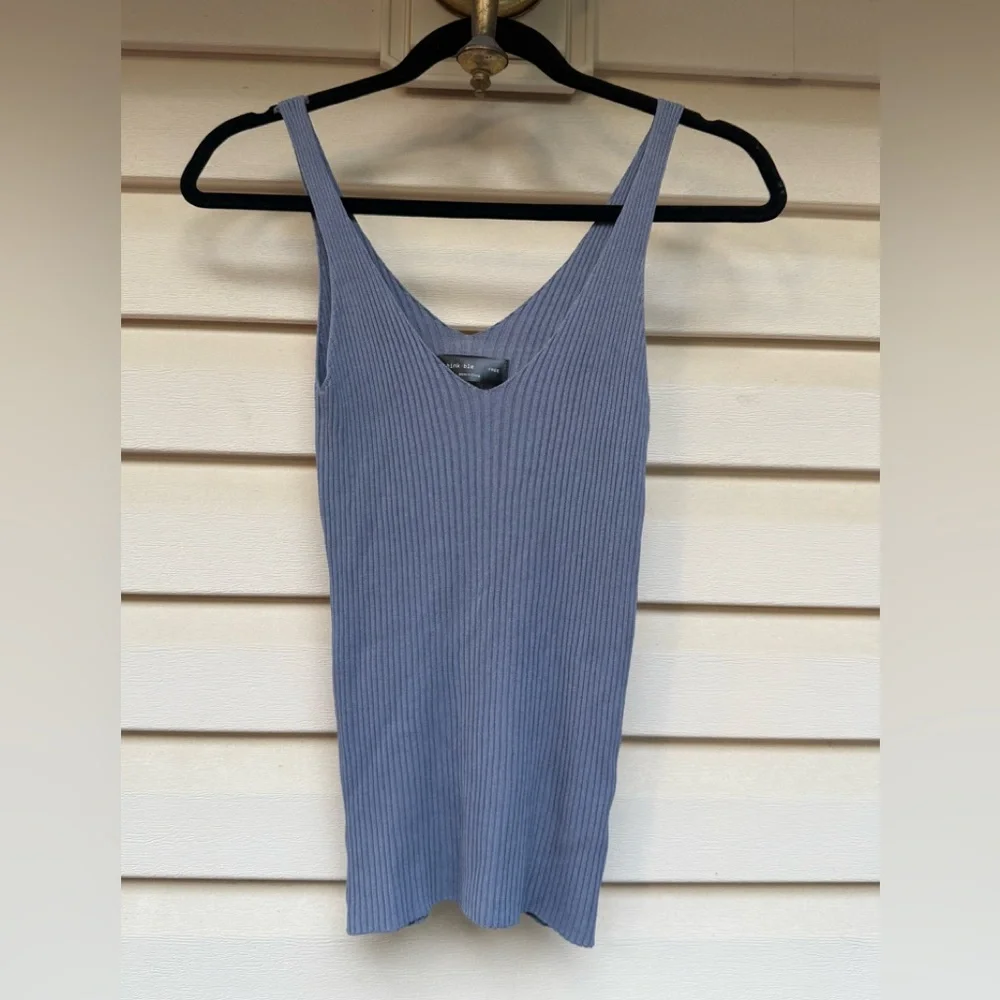 Thinkable Free Blue Ribbed Deep V-Neck Top, size Small - Picture 2 of 6